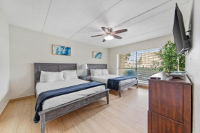 Ground Floor Beachfront 2 Steps From Amenities IV